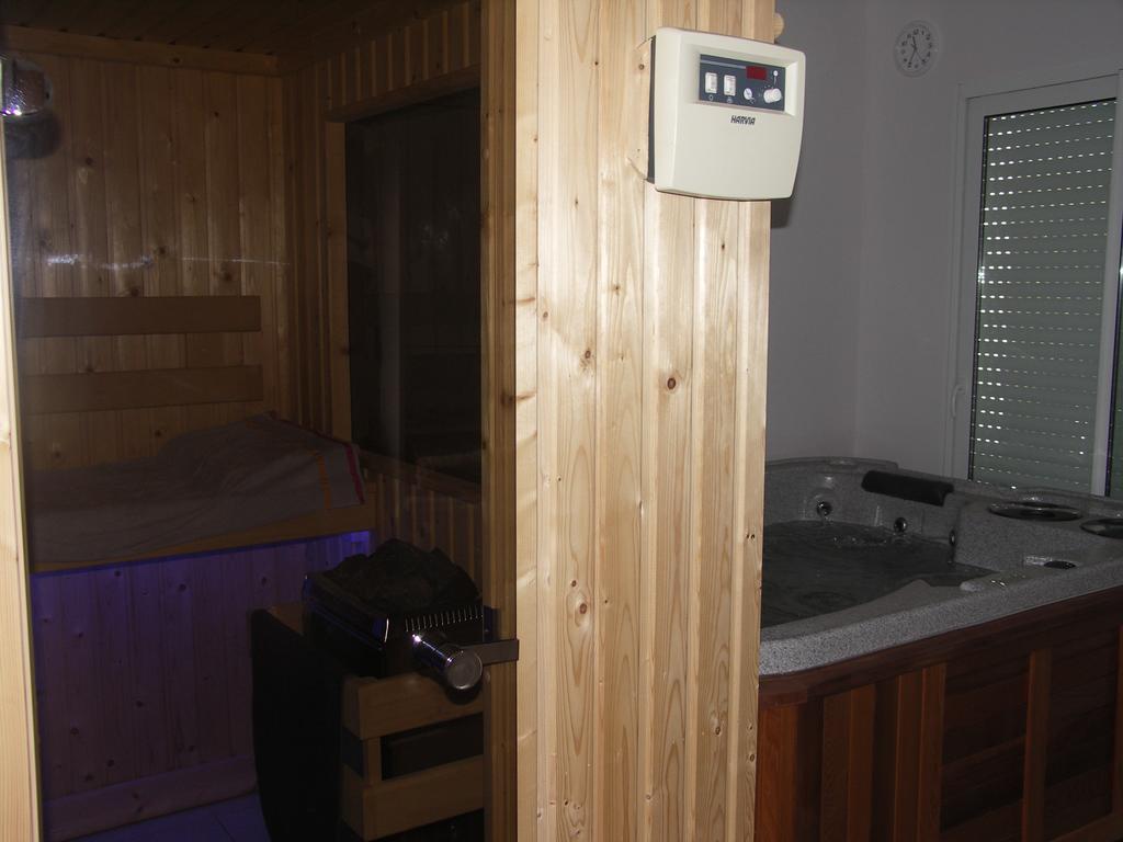 Chambres D'Hotes Le Saint O Detente ภายนอก รูปภาพ
